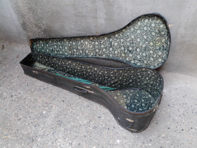 funda instrumento musica sitar carton 130x41x31 (24eu.) 1u